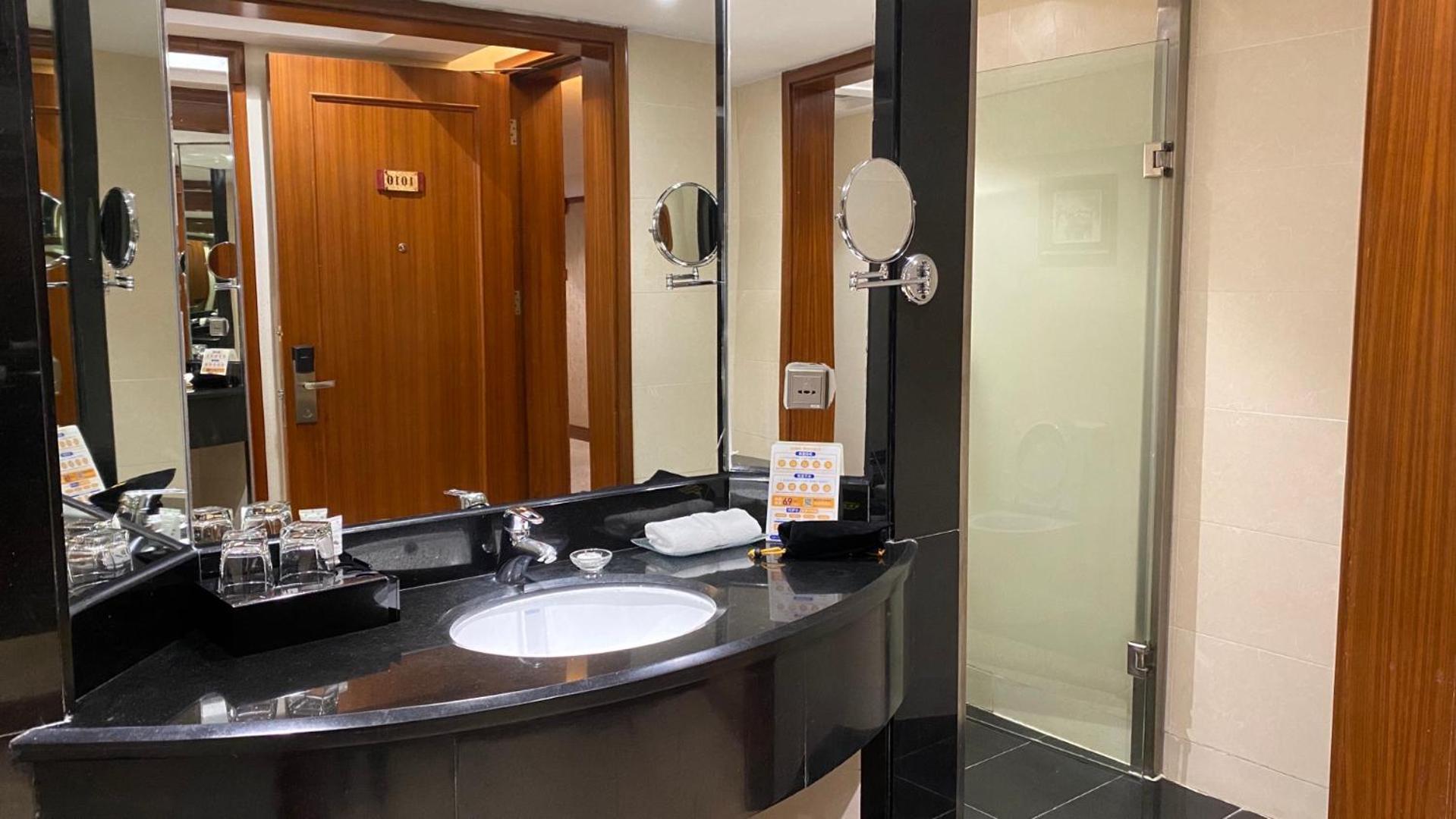 Gladden Hotel Jiangmen Εξωτερικό φωτογραφία
